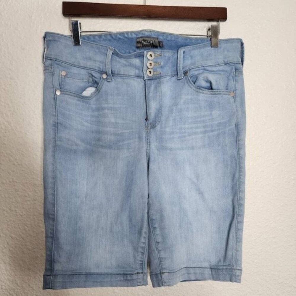 Torrid Bermuda Jegging Super Soft High-Rise Short Women's Size 14